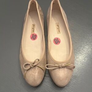 Paul Green Tan Flats Classic Loafers new never worn without box